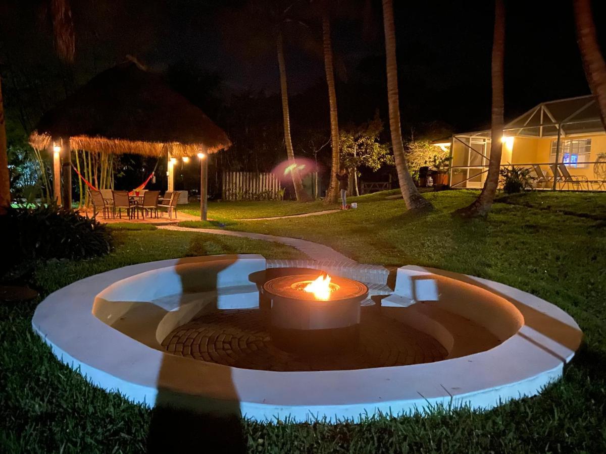 Jupiter Waterfalls - Newly Updated - Tiki Hut, Fire Pit, Kitchen, Pool Heater And More Exterior photo